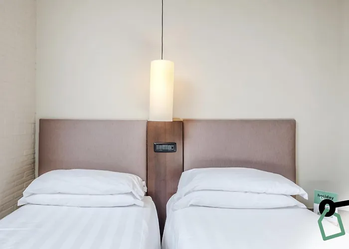 Hotiday Collection - Cornelia רומא